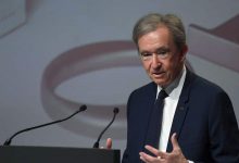 Combien d'émissions de CO2 en un mois ? Le jet privé de Bernard Arnault, patron de LVMH, traqué par un compte Instagram