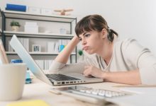 Pourquoi mon ordinateur portable me donne-t-il de petites décharges électriques ?